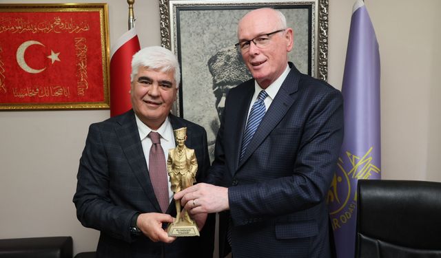 Kurt'tan esnaf odalarına ziyaret: “Ortak akılla çözüm üretiyoruz”