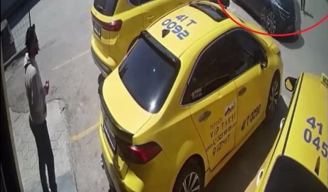 Görme engelli yayanın zor anları kamerada