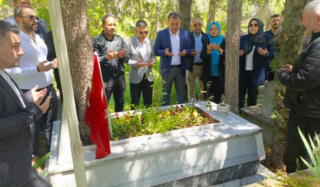 MHP ve Ülkü Ocaklarından anlamlı ziyaret: Ülkücü şehitler dualarla anıldı