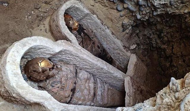 Tarihte bir ilk: 1600 yıllık mumyanın içinden Homeros'un "İlyada" destanı çıktı