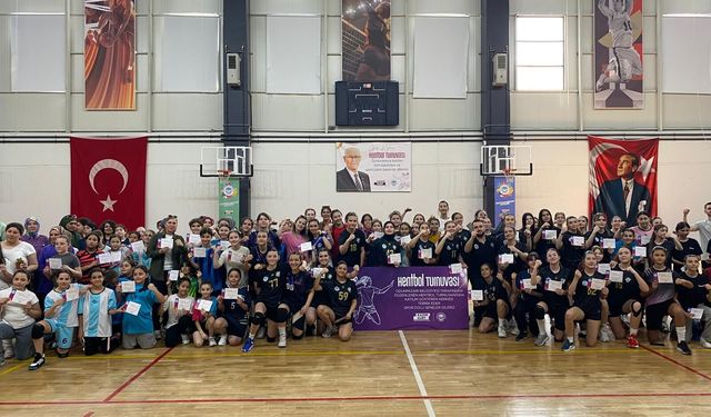 Odunpazarı’nda Genç Kızlar Hentbol Turnuvası coşkusu