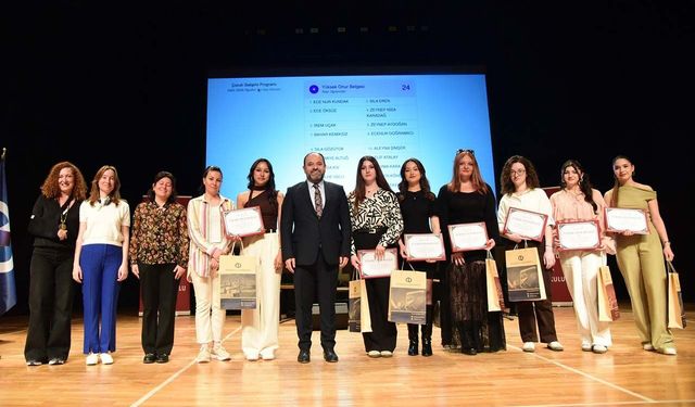 YEMYO öğrencileri akademik başarılarıyla ödüllendirildi