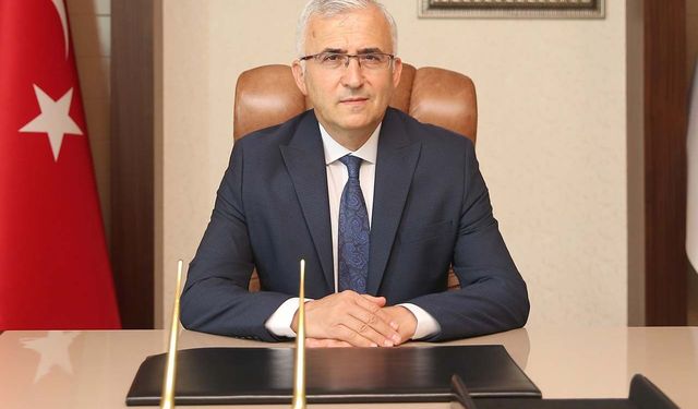 Rektör Çolak: “19 Mayıs, bağımsızlığa giden yolun ilk meşalesidir”