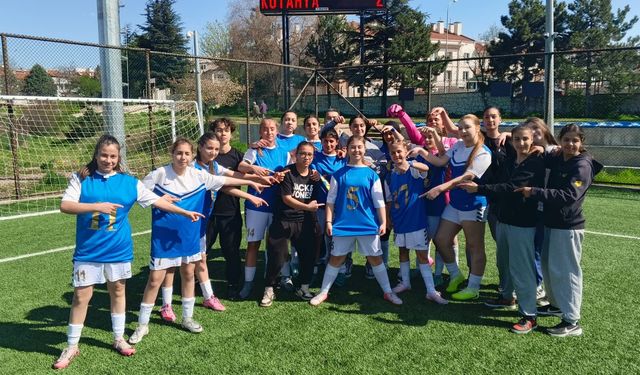 Eskişehir derbisinde kazanan Çamlıca 4-2