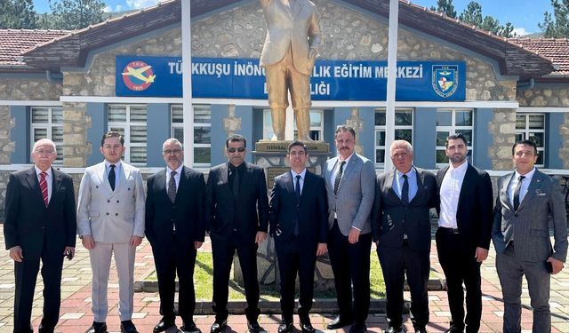 Türk Hava Kurumu Başkanı Akın Ünal’dan İnönü’de havacılık eğitimi ziyareti