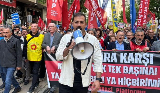 Eskişehir’de “Yargı Darbesine Geçit Vermeyeceğiz” Yürüyüşü