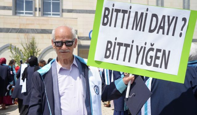 Bayburt’ta azmin hikâyesi: 71’inde başladığı üniversiteden 75 yaşında mezun oldu