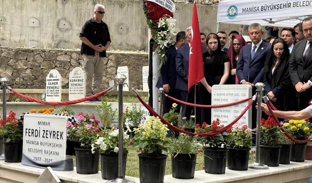 Özgür Özel ve Mansur Yavaş'tan Ferdi Zeyrek'e vefa ziyareti
