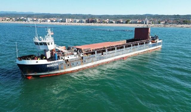 Karaya oturan gemi yaklaşık 71 günün sonunda kurtarıldı