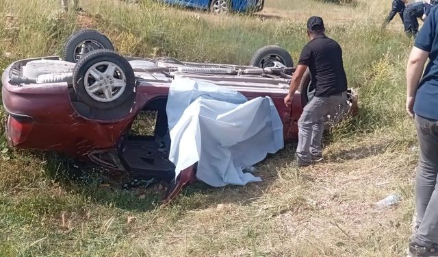 Otomobil şarampole devrildi: 1 ölü, 1 yaralı