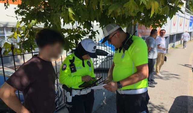 40 bin liralık ehliyet sevinci birkaç saat sürdü: Yayaya yol vermeyince iptal edildi