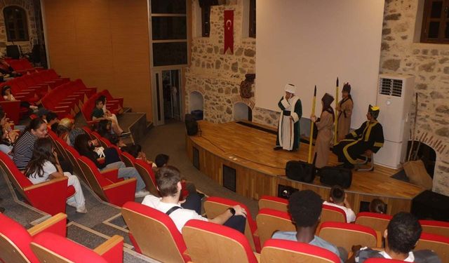 Nasrettin Hoca’nın memleketinde "Timur'un Filleri" sahnelendi