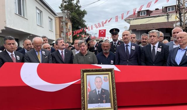 Eskişehir'de şehit olan uzman çavuş Samsun'da toprağa verildi