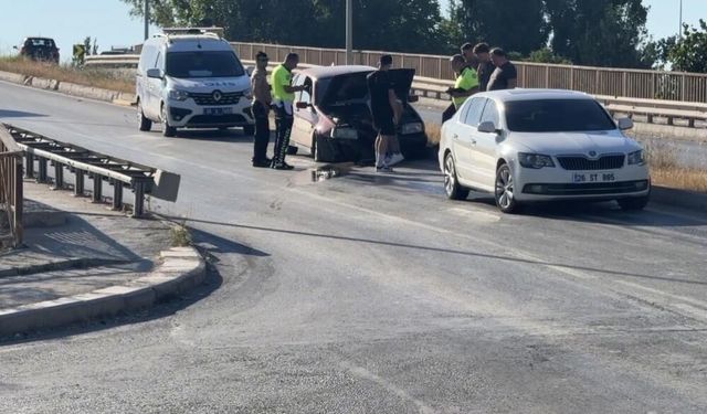Eskişehir'de refüje çıkan otomobil yolu kayganlaştırdı, sürücüler zor anlar yaşadı