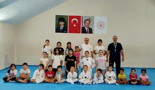 Eskişehir'de taekwondo antrenmanları sürüyor