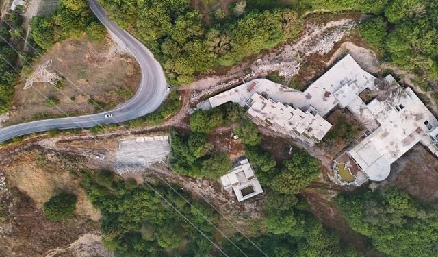Grand Kartal Otel sahibine ait lüks otel inşaatındaki kaçak yapı yıkıldı