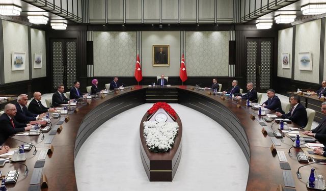 Kabine "Terörsüz Türkiye", ekonomi ve dış politika gündemiyle toplanıyor