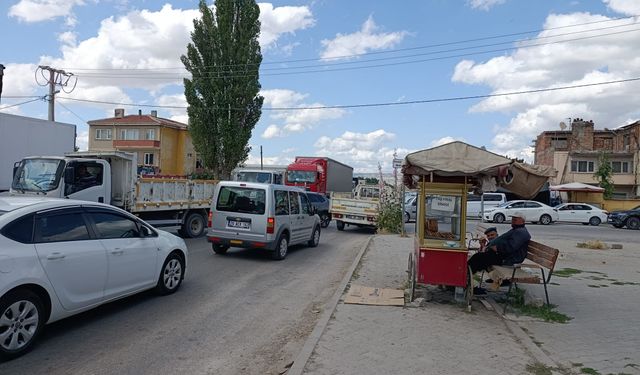 Eskişehir’de o noktada trafik çilesi: Girişi kolay, çıkışı çile!