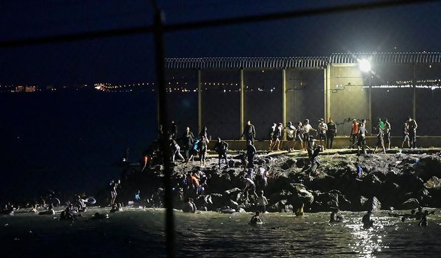 İspanya: "Ceuta'ya giren düzensiz göçmenlerin tamamına yakını Fas'a geri döndü