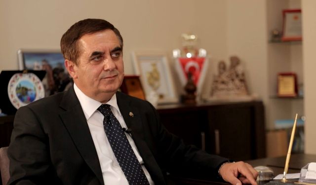 Mahmudiye Belediye Başkanı İshak Gündoğan CHP'den istifa etti