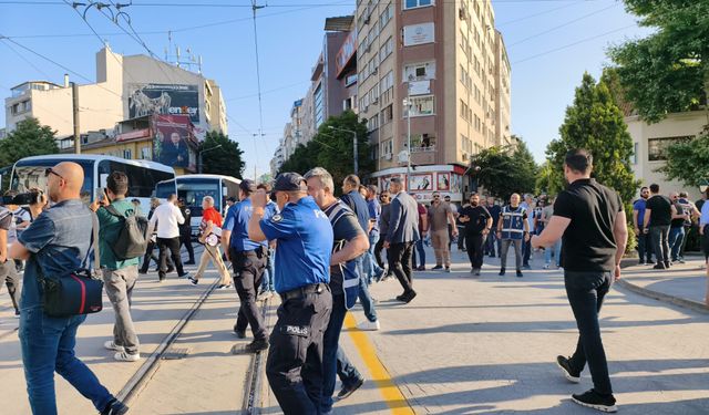 Eskişehir'de yasaklanan NATO karşıtı eyleme polis müdahalesi: 35 kişi gözaltına alındı!