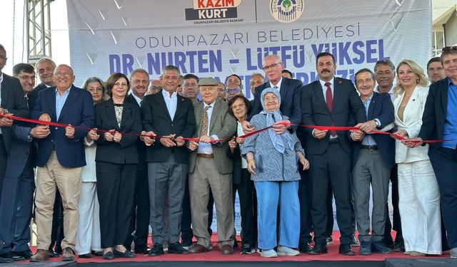 Odunpazarı Belediyesi Alzheimer merkezi Özgür Özel’in katılımıyla açıldı