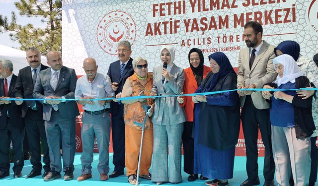 Eskişehir’de Fethi Yılmaz Sezer Huzurevi Aktif Yaşam Merkezi Bakan Göktaş’ın katılımıyla açıldı
