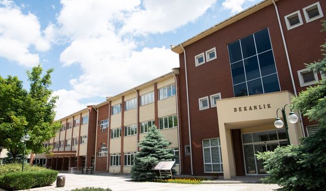 Anadolu Üniversitesi İİBF, geleceğin ekonomi ve yönetim profesyonellerini yetiştiriyor