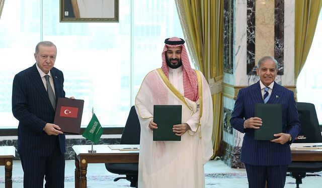 Mekke Ortak Savunma Anlaşması’na 3 ülke daha katılıyor: Suriye, Mısır ve Bangladeş listede