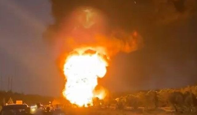 Seyir halindeki yakıt tankerinde yangın çıktı, alevler ormana sıçradı