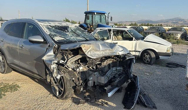 Afyonkarahisar'da trafik kazası: 1 ölü 7 yaralı