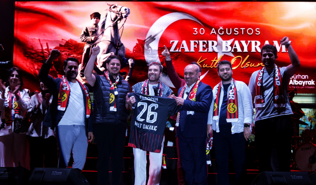Binlerce Eskişehirli Murat Dalkılıç konserinde buluştu