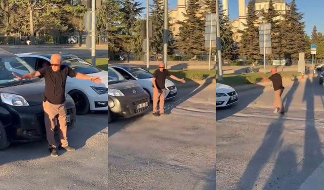 Eskişehir’de ilginç anlar: Trafiği rahatlatmak için sürücülerin arasına girdi