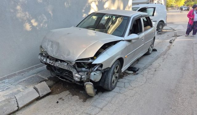 Kazaya karıştı, aracı bırakıp kaçtı: Eskişehir’de 2 araca 49 bin 965 TL ceza