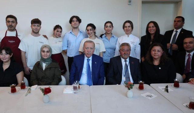 Cumhurbaşkanı Erdoğan’dan New York’ta Türk pastanesine ziyaret