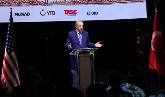 Cumhurbaşkanı Erdoğan: "Müslümanlardan entegre olmaları değil, asimile olmaları bekleniyor"