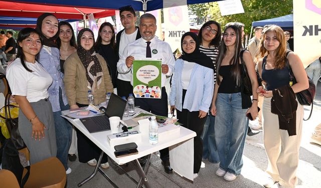 Anadolu Üniversitesinde öğrenciler kulüplerle buluştu