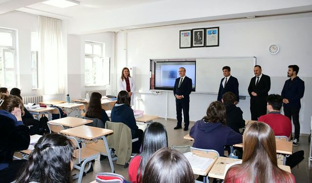 Eskişehir İl Milli Eğitim Müdürü Aydın, öğretmen ve öğrencilerle bir araya geldi