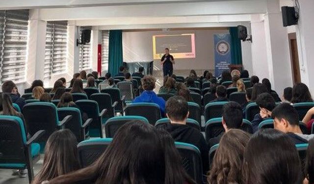 Eskişehir’de 490 öğrenci siber suçlara karşı bilgilendirildi