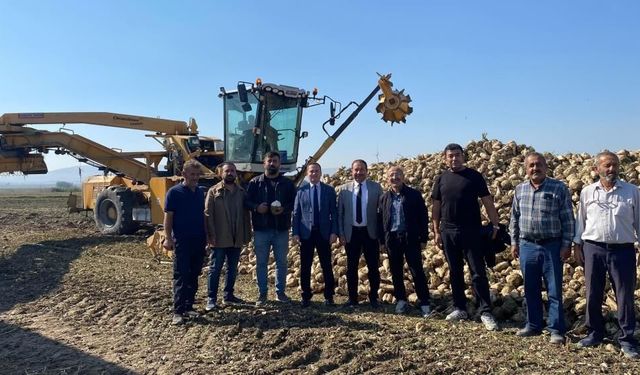 Alpu’da pancar hasadı: Kaymakam çiftçilerle buluştu