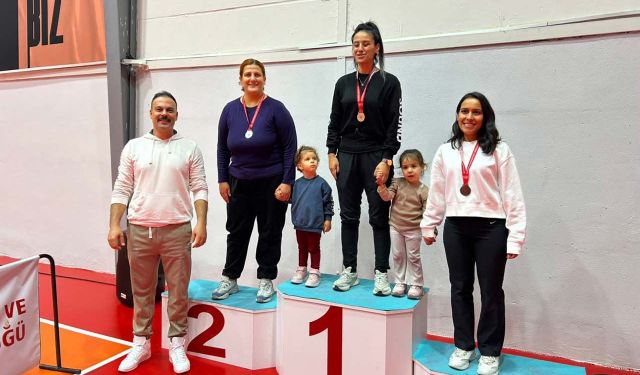 Sivrihisar’da 29 Ekim Cumhuriyet coşkusu dart turnuvasıyla taçlandı