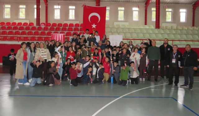 Eskişehir'de çocuklar Cumhuriyet Bayramı'nı satrançla kutladı