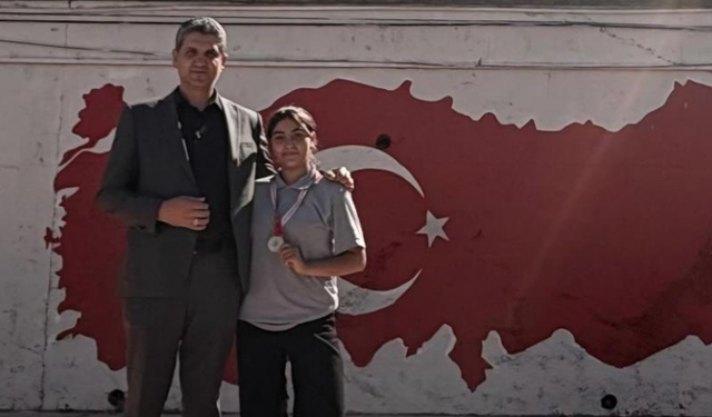 Eskişehir Orgeneral Halil Sözer Ortaokulu, yeni sezona Türkiye birinciliği ile başladı