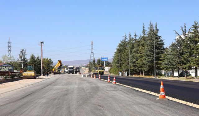 Eskişehir’de 100. Yıl Bulvarı’nda asfalt çalışmaları tamamlandı