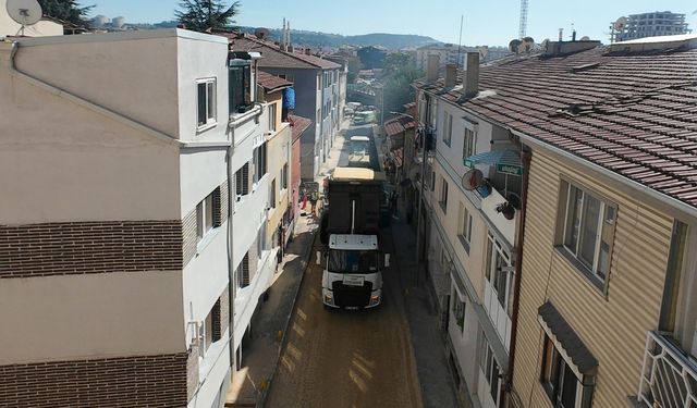 Tepebaşı’nda asfalt mesaisi: Yeni Mahalle’de yollar yenileniyor