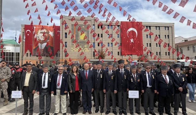 Çakırözer: Cumhuriyetimizi ilelebet yaşatacağız