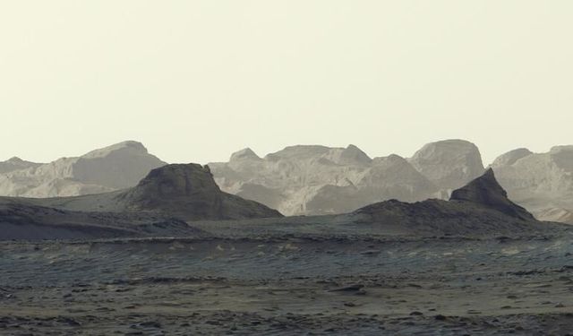 Curiosity'den Mars'ta büyüleyici şafak görüntüsü