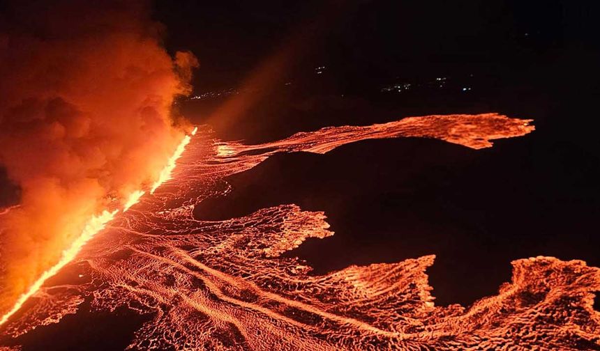 İzlanda'nın Reykjanes Yarımadası'ndaki yanardağ 7. kez patladı