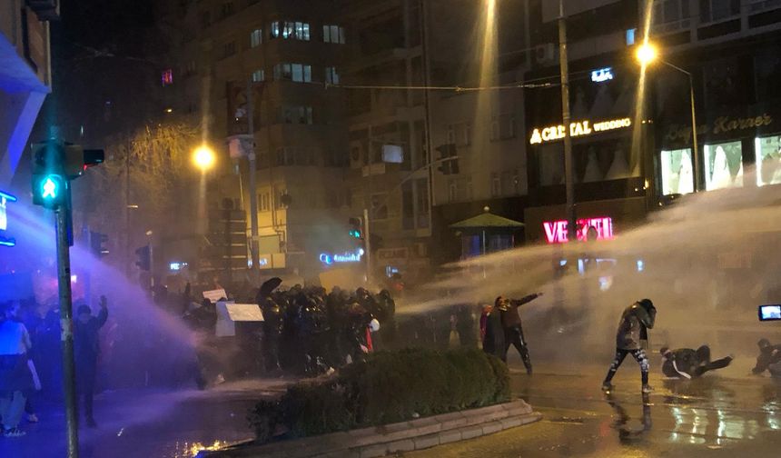 Eskişehir’de İmamoğlu Protestoları: Polis Müdahale Etti, 5 Gözaltı