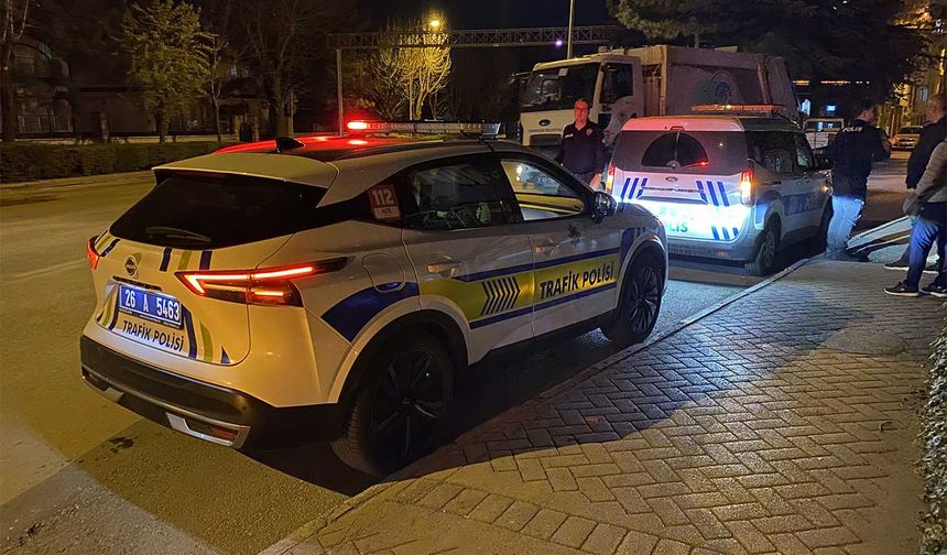 Motosiklete çarpan otomobil olay yerinden kaçtı: 1 yaralı